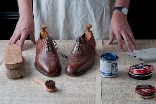 howtopolishshoes_44