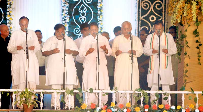কাজ ফেলে রাখা যাবে না, মন্ত্রীদের কড়া নির্দেশ মমতার