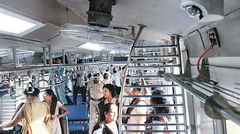 Special arrangement in stations for Jagadhatri Puja crowd management | Sangbad Pratidin