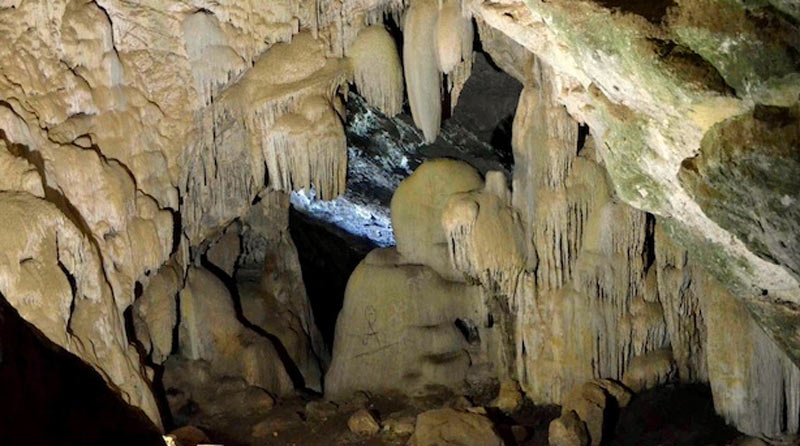 Natural wonder of Andhra Pradesh Borra cave