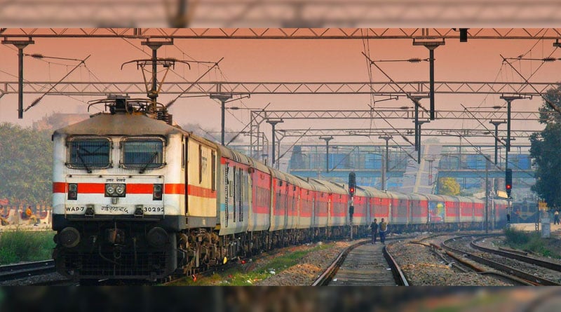Late by over an hour, Rajdhani and shatabdi passengers will get  SMS