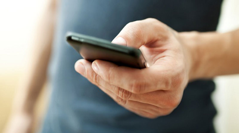 Use of Smart phone may harm nerves, predicts experts | Sangbad Pratidin