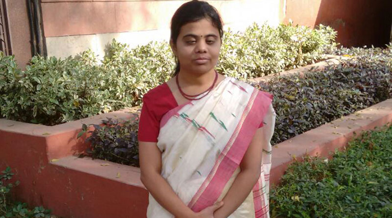Visually Impaired Girl Cracks UPSC in First Attempt