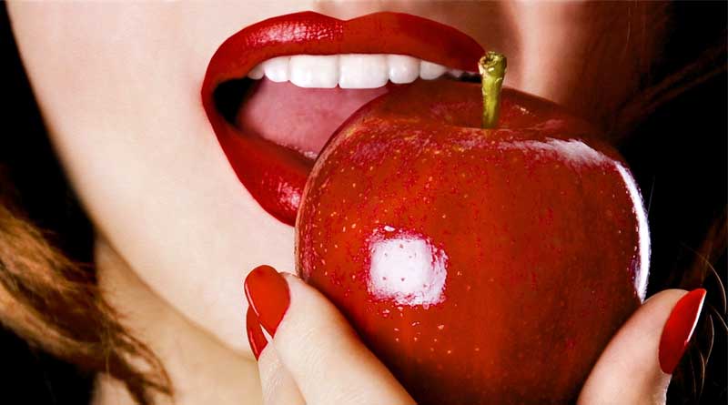 Love Apples? Think Twice Before Having One Next Time! (Watch Video)