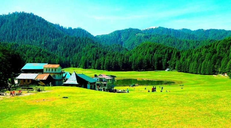 পাহাড়ের কোলে ‘ভারতের মিনি সুইজারল্যান্ড’