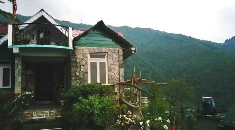 মেঘ-পাহাড় ঘেরা ছোট্ট হ্যামলেট রঙ্গারুন