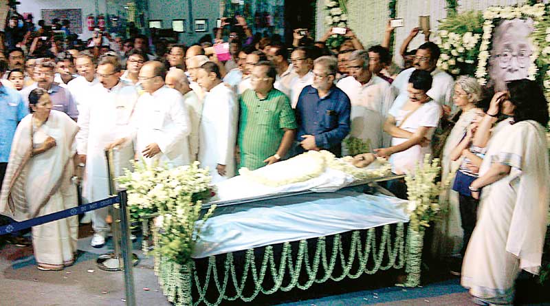গান স্যালুটে শেষ শ্রদ্ধা মহাশ্বেতা দেবীকে