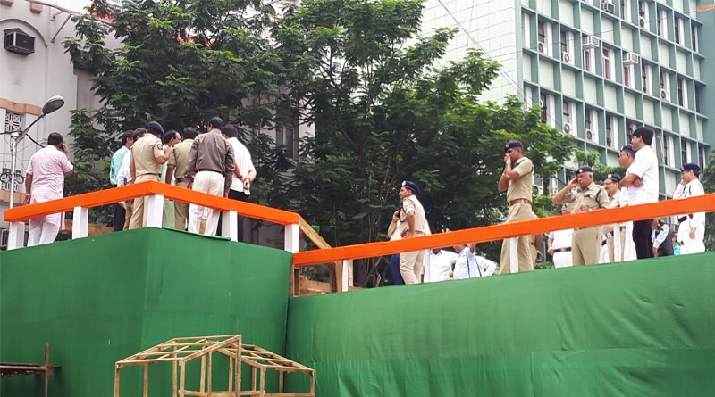 ২১-এর সমাবেশ ঘিরে বজ্র আটুঁনি ধর্মতলায়
