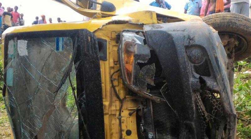 8 schoolchildren killed after their van collides with train in UP
