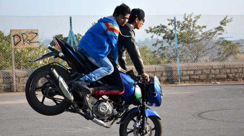 Fuel will not be provided to bikers without helmet Order by CP