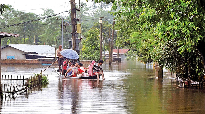 ভাঙল নদীবাঁধ, উত্তরবঙ্গে বাড়ছে বন্যার প্রকোপ