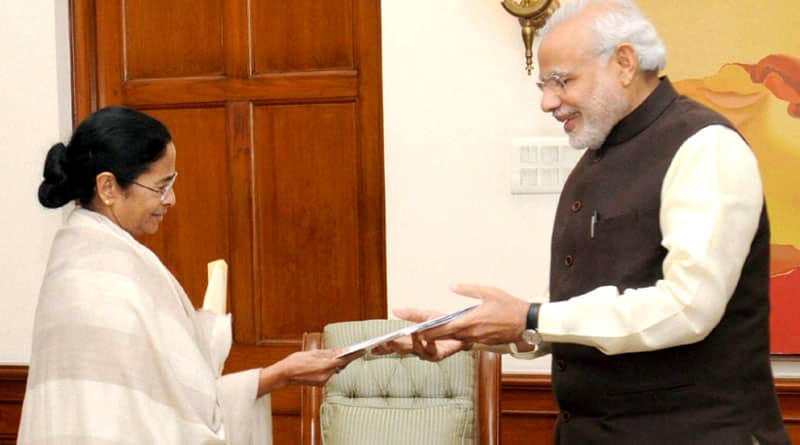 Modi gets kurta as gift from Mamata Bannerjee at his resdidence