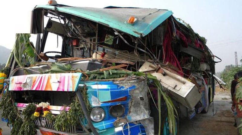 Eight killed as truck hits bus in Tamil Nadu