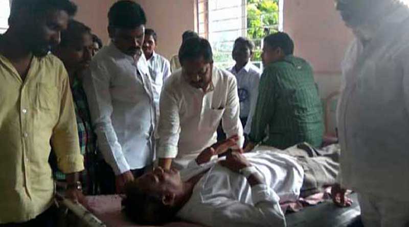 গাছে বেঁধে, নগ্ন করে দলিতদের বেধড়ক মার গো-রক্ষকদের