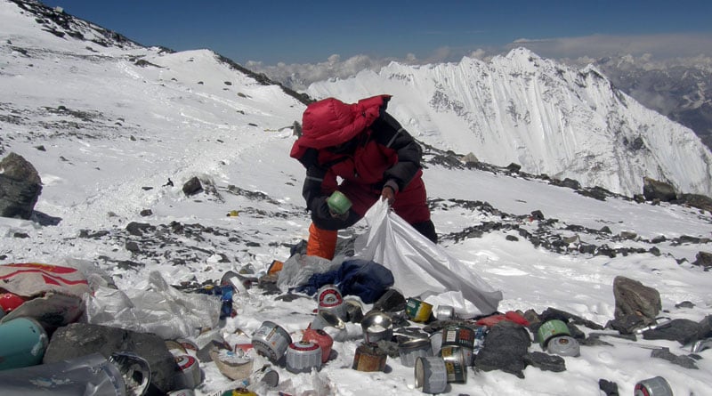 How people have turned Mount Everest into a dump