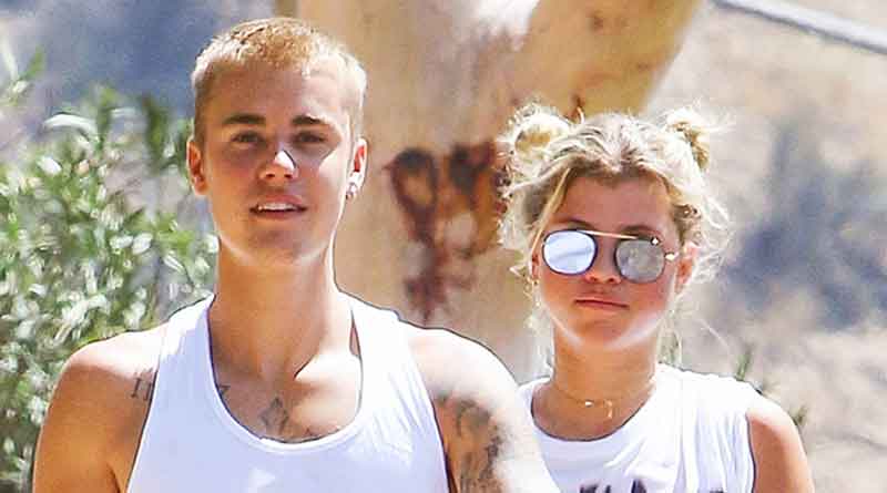 Justin Bieber & His Girlfriend Spotted “Having Sex” In Public!