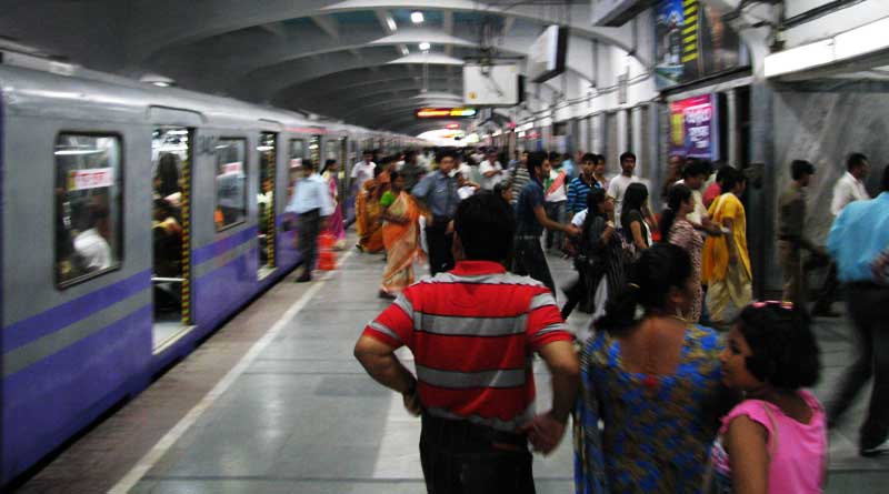 Escalator malfunction sparks chaos at Kavi Subhash metro station