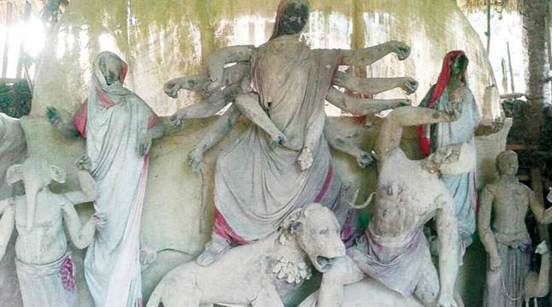 ২৫ মুসলিম পরিবারের আপত্তিতে দুর্গাপুজো বন্ধ এই গ্রামে