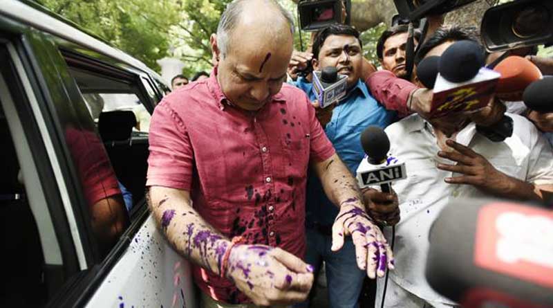 Ink Attack on Manish Sisodia