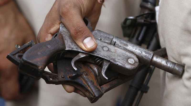 Illigal arms manufacturing unit busted in minakhan area