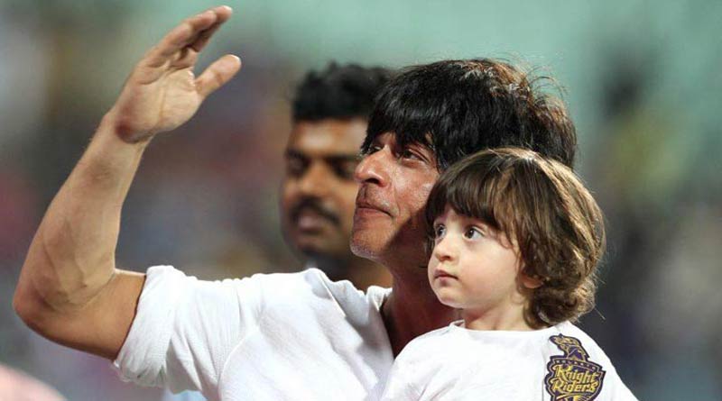 SRK-AbRam’s adorable moment 