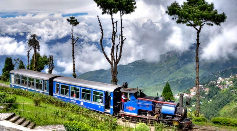New Jalpaiguri to Darjeeling Toy Train service restarted | Sangbad Pratidin