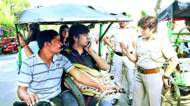 Why Delhi Cops 'Steal' Mobile Phones Of DU Students?
