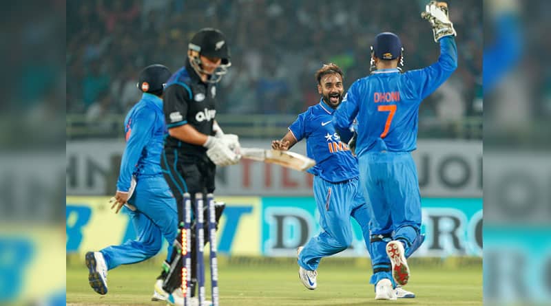  India defeat New Zealand by 190 runs in the final ODI to win the series 3-2.
