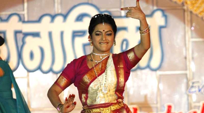 Actress-Dancer Ashwini dies During Performance in Pune