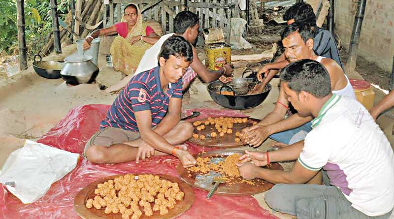রাষ্ট্রপতির বাড়ির পুজোয় তৈরি হচ্ছে দেড় কুইণ্টাল গুড়ের নাড়ু