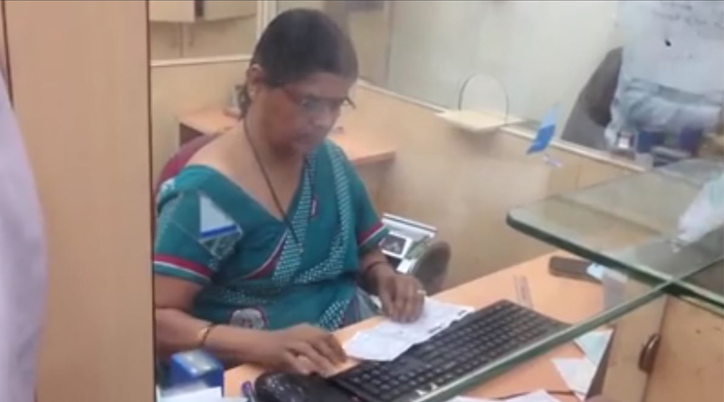 ‘ফাস্টেস্ট উওম্যান ক্যাশিয়ার’কে নিয়ে ঠাট্টা করে পস্তাচ্ছে নেটদুনিয়া