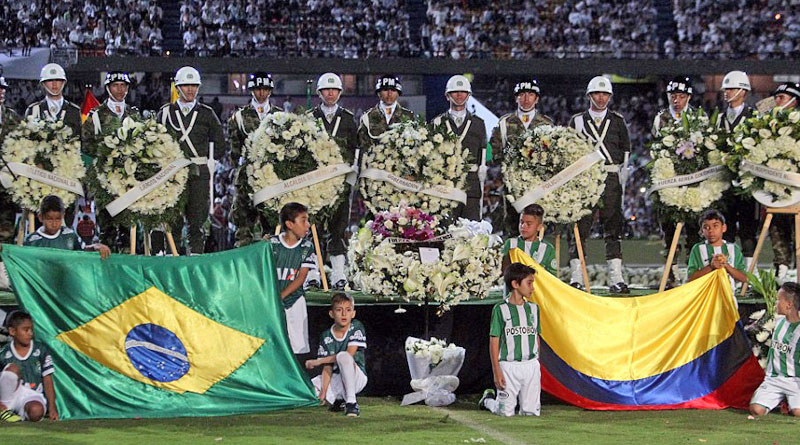 Atletico National's fans fill stadium to pay tribute to remember Chapecoense