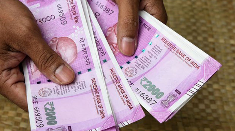 Political leaders caught in sting operation while exchanging old notes for 40% commission