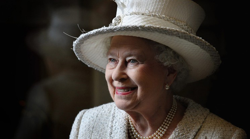 Queen Elizabeth forced to miss Christmas Day church service with 'heavy cold'