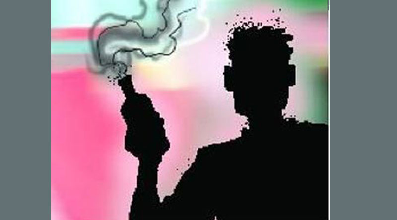 বাড়ির সামনে খেলায় বিরক্ত, ৬ শিশুর গায়ে অ্যাসিড ছুড়ল বৃদ্ধ