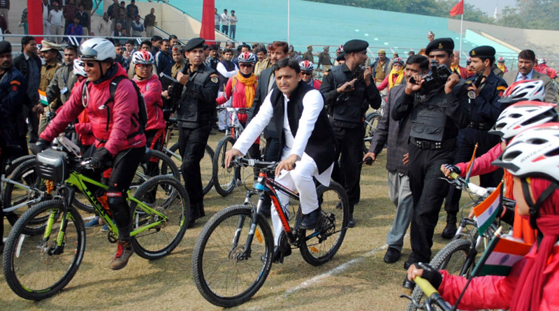 Akhilesh to ride 'Samajwadi cycle' in UP