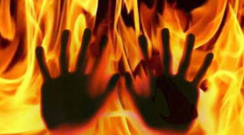 Unable to bear torture , woman torches drunk husband