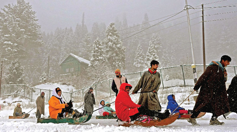 snow fall in kashmir, waiting for snow carnival