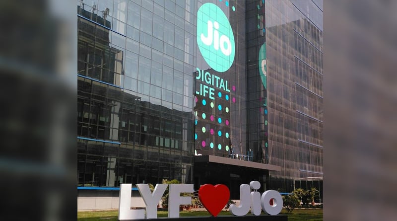 Avail unlimited data usage with reliance jio's happy hours