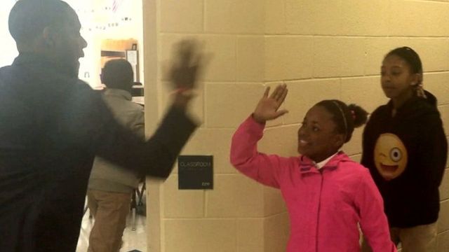 large_cropped_HT-teacher-handshake-04-jef-170201_4x3_992