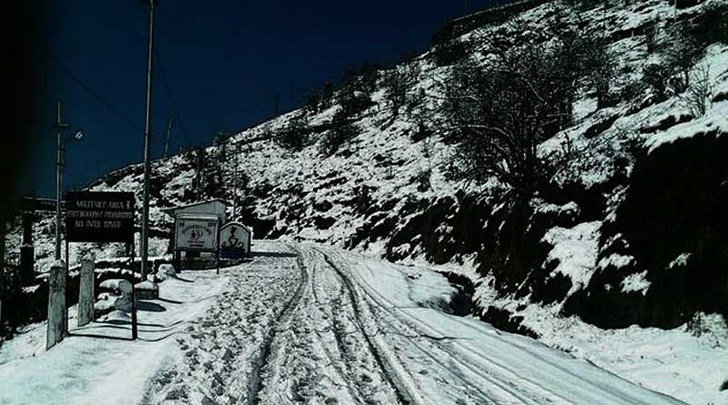Heavy snowfall in Sikkim, tourists stranded