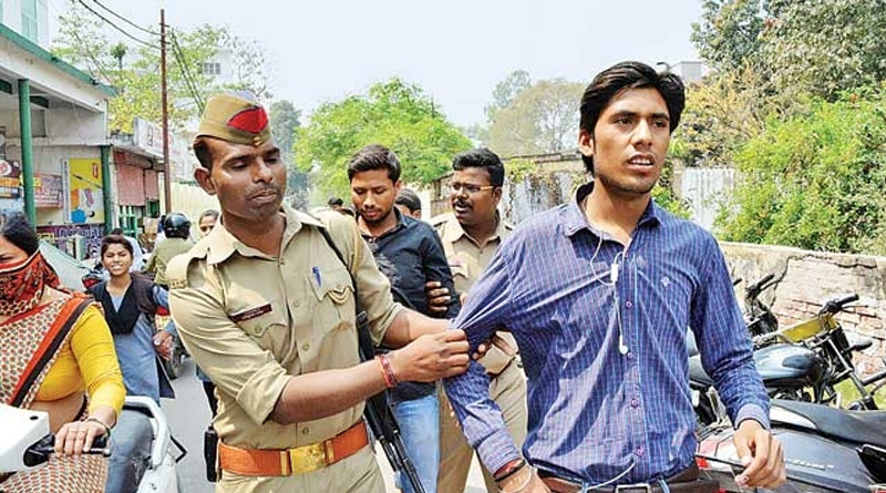 যোগীমন্ত্রে দু’দিনে গারদে ৮০০ ‘রোমিও’