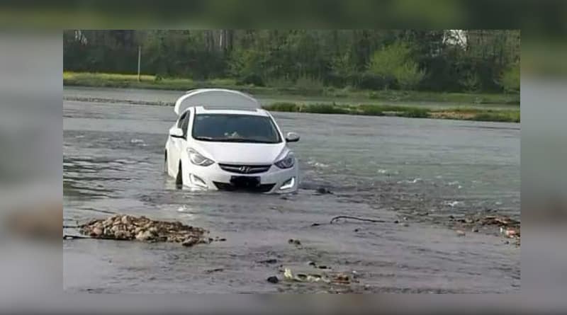 Man drives car into river following GPS gaffe 