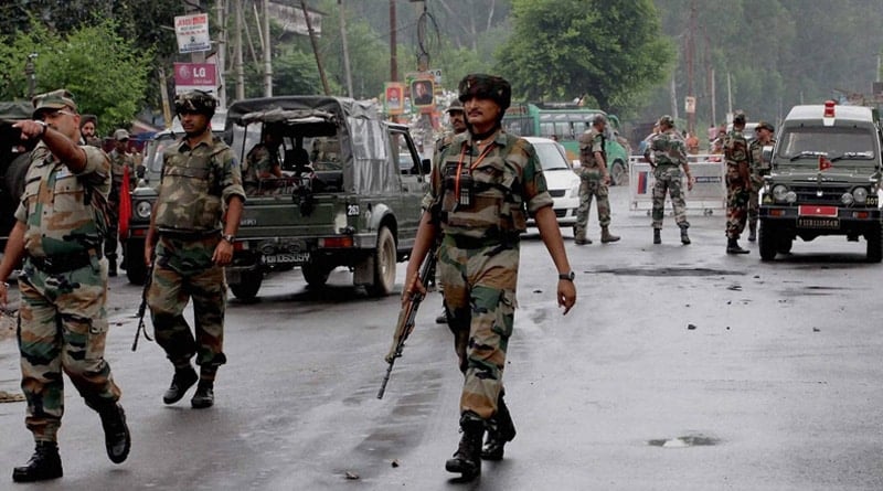 Army convoy ambushed by militants in Srinagar, jawan injured 