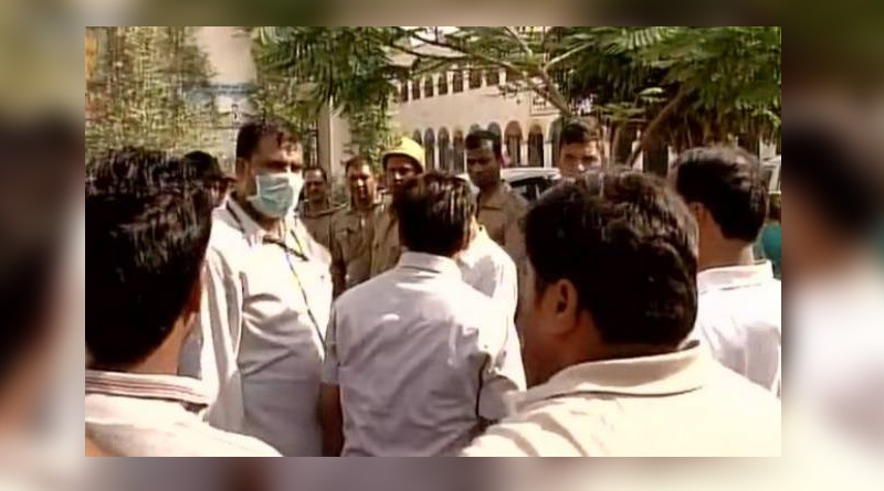 দিল্লিতে স্কুলের পাশে গ্যাস লিক, অসুস্থ শতাধিক পড়ুয়া