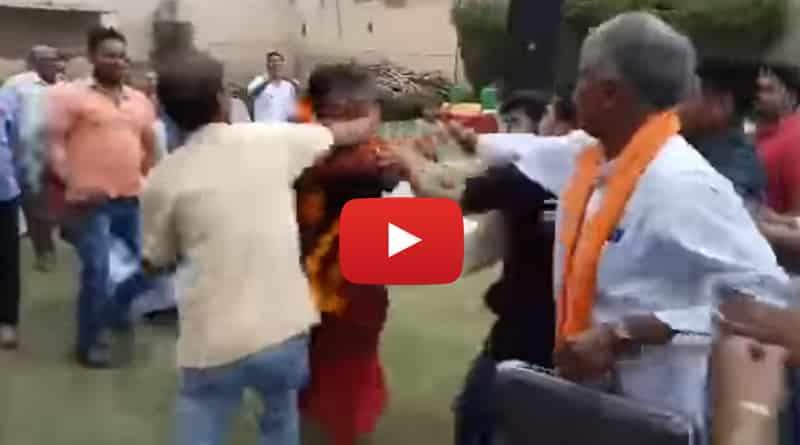 Swami Om thrashed by public in an event in Delhi