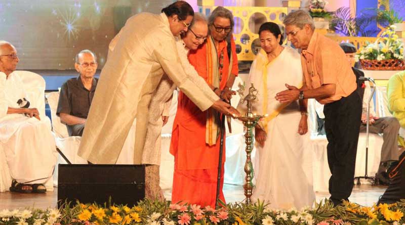বঙ্গবিভূষণে সম্মানিত সৌমিত্র ও নীরেন্দ্রনাথ