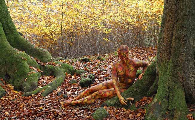 naked-woman-in-forest-photoshoot-by-jorg-dusterwald-and-tschiponnique-skupin-652x400-5-1447333723
