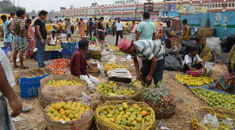Commuters face trouble over growing hawker encroachment at Sealdah station  