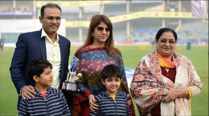 Virender Sehwag wishes her mother in twitter on Mother's day